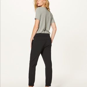 Lululemon On the Fly Pant (No Size Tag)